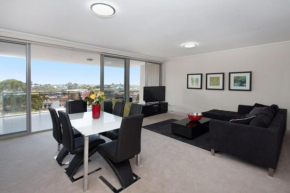 The Junction Palais - Modern and Spacious 2BR Bondi Junction Apartment Close to Everything